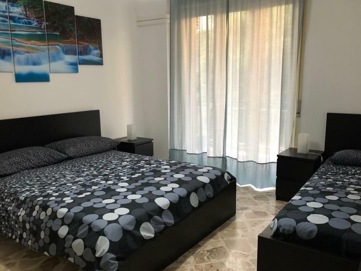 Casa Vacanza Чефалу Екстериор снимка